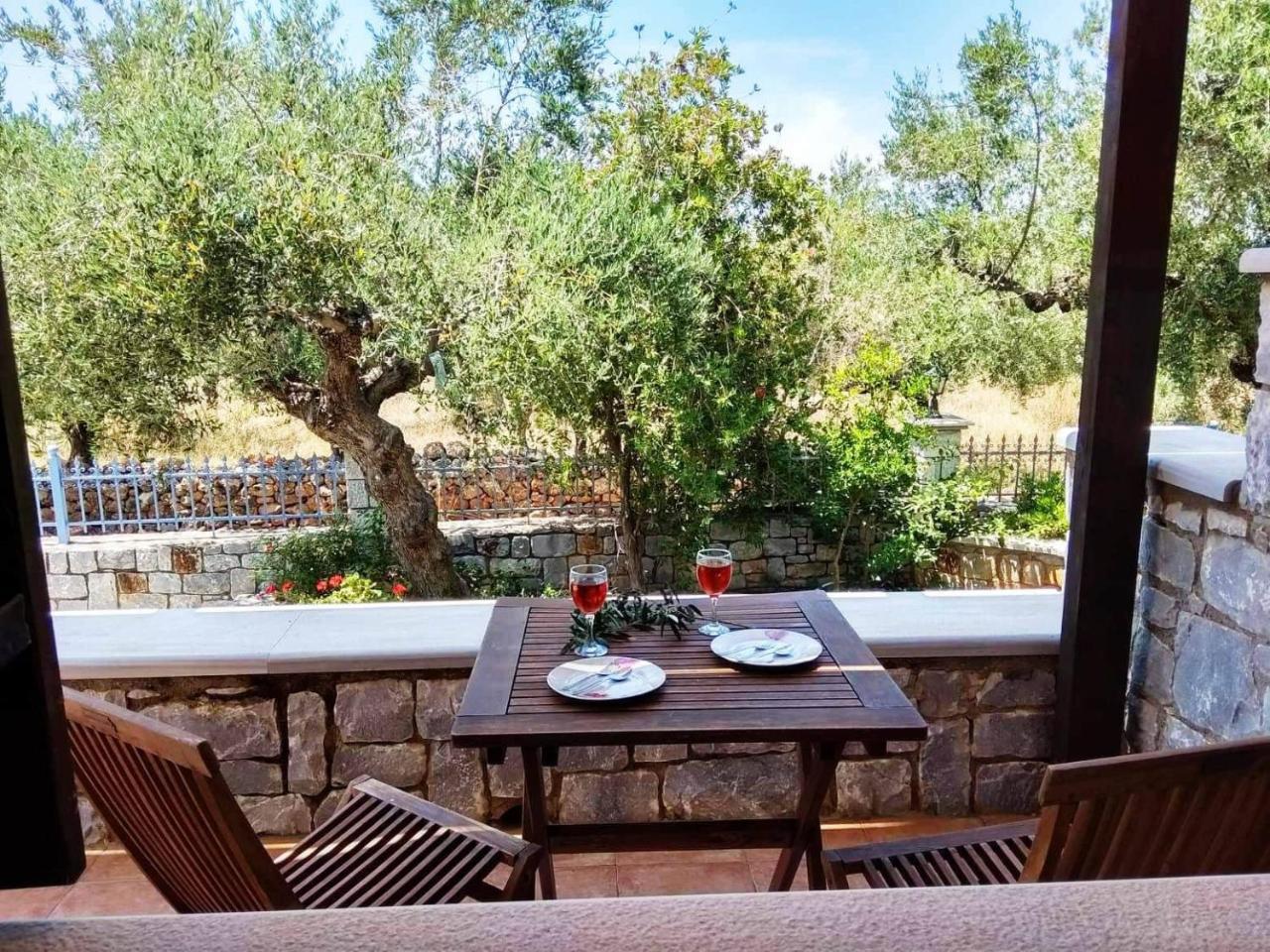 Atha-Tina:Traditional Stone Homes Agios Nikolaos  Exterior foto